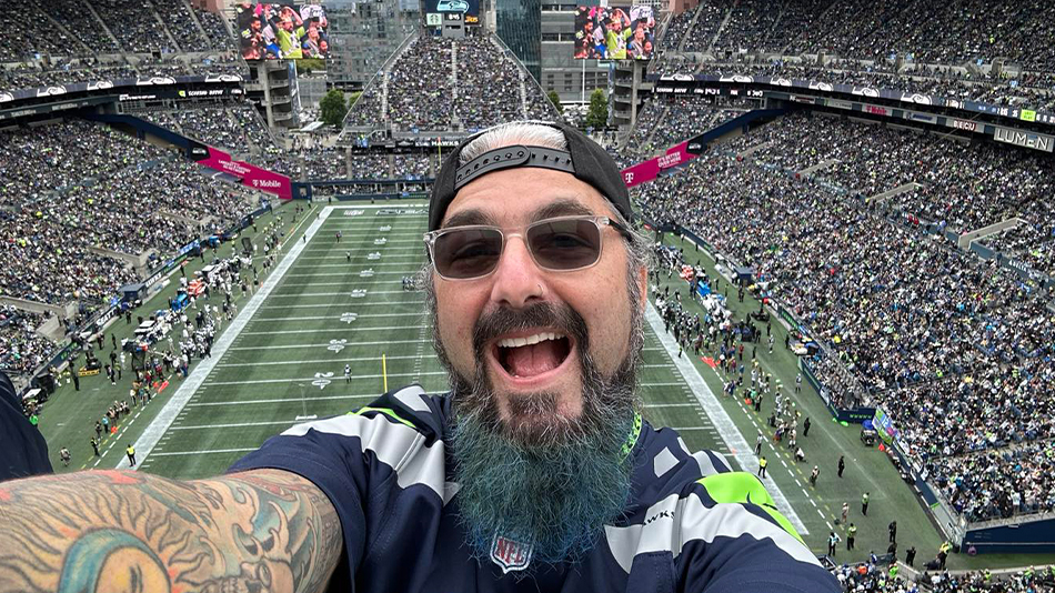 Mike Portnoy Plays With The Blue Thunder Drumline At The Seattle